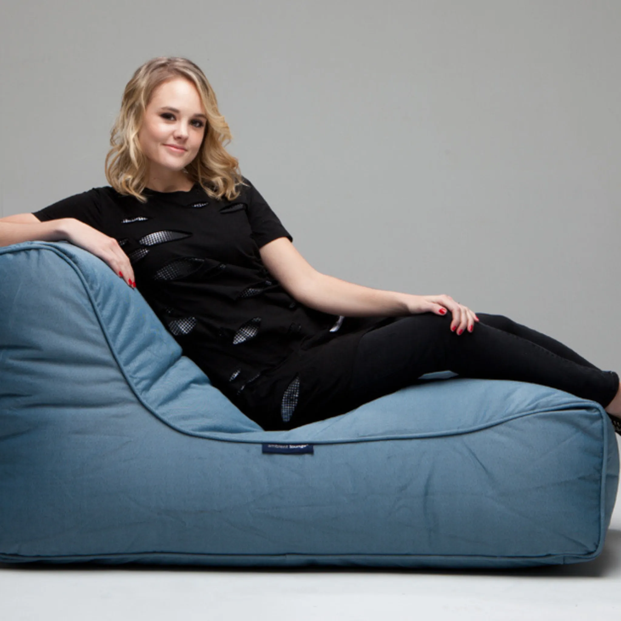 Studio Lounger - Outdoor/Interior