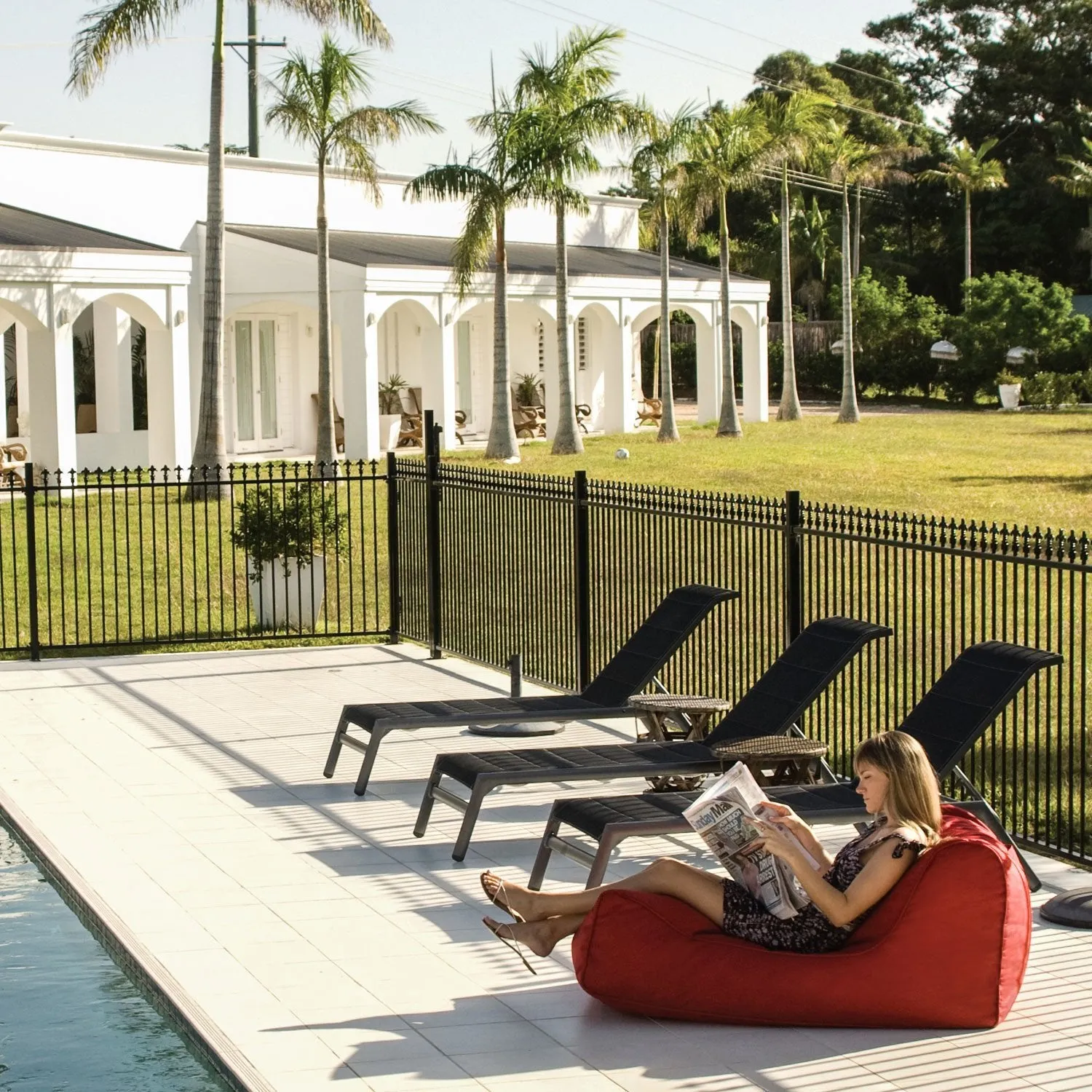 Studio Lounger - Outdoor/Interior