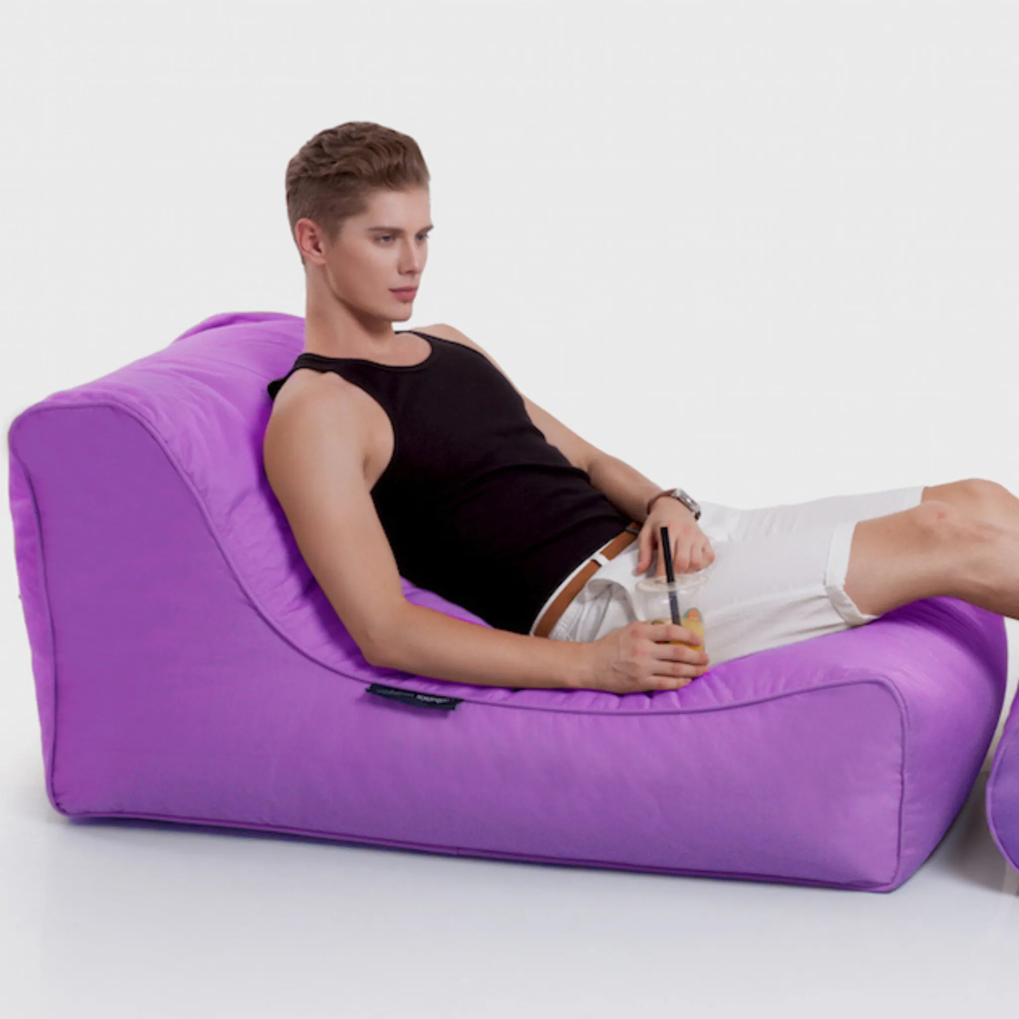 Studio Lounger - Outdoor/Interior